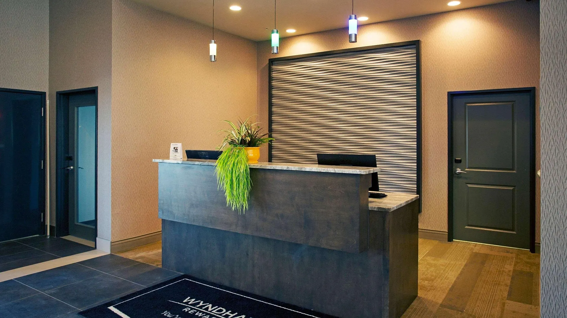 Hotel Wingate By Wyndham Calgary Airport